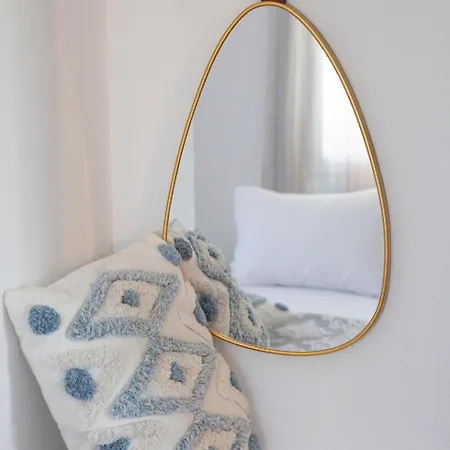 Elizabeth By Antigone Halikounas