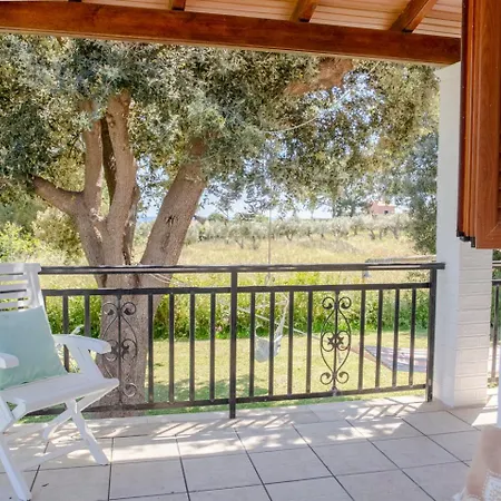 Holiday home Elizabeth By Antigone Halikounas